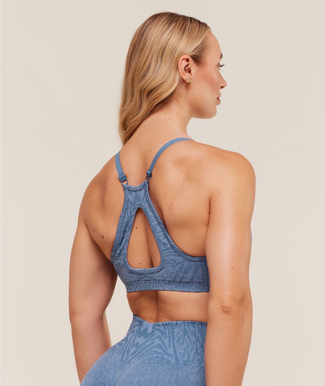Adapt Animal Seamless Sports Bra - Worn Blue/Peri Blue | M